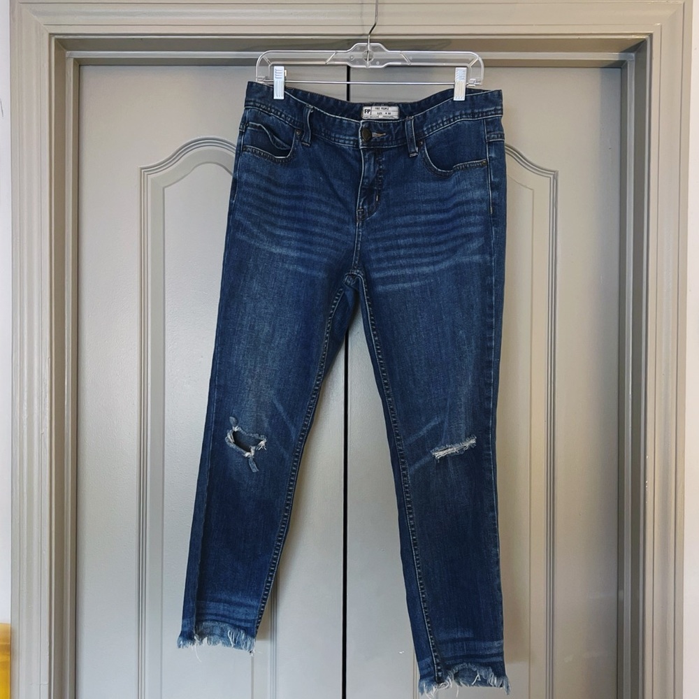 Free People Distressed Straight Leg Jeans Raw Hem Mid Rise W30